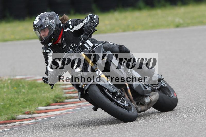 Archiv-2025/10 23.04.2025 Cornu Master School ADR/rot-rouge/12